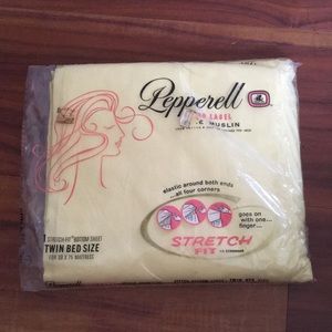 Pepperell twin fitted sheet